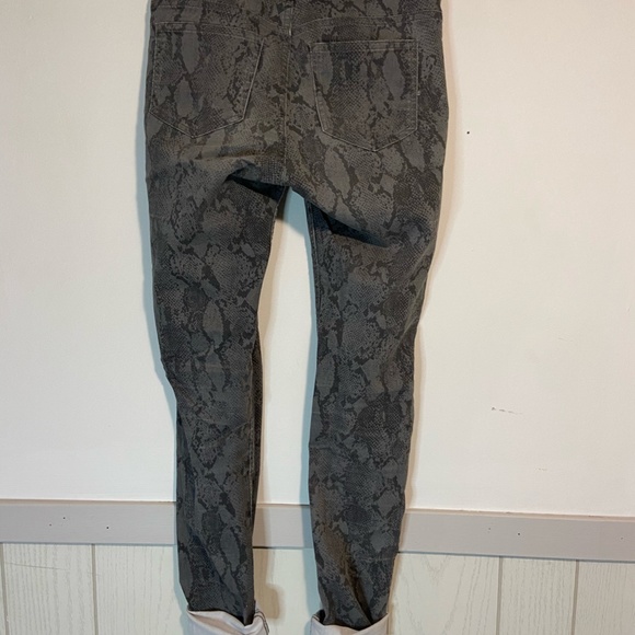 Snake Skin Jean Jegging Dress Pants - Picture 7 of 9